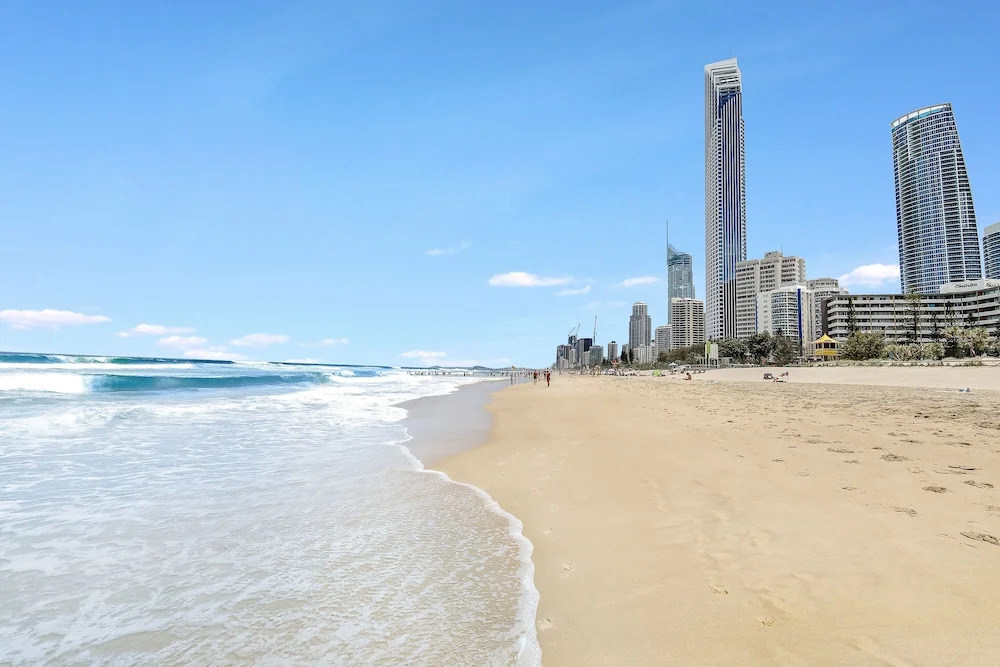 Beachfront Luxury 3 Bedroom Apartment