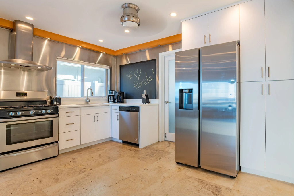Rate Discounts! Beachside Home, Pool + Ocean Views Beach Haven by Avantstay