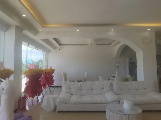 Fuxian Lake Mountain Fengyuyue Homestay