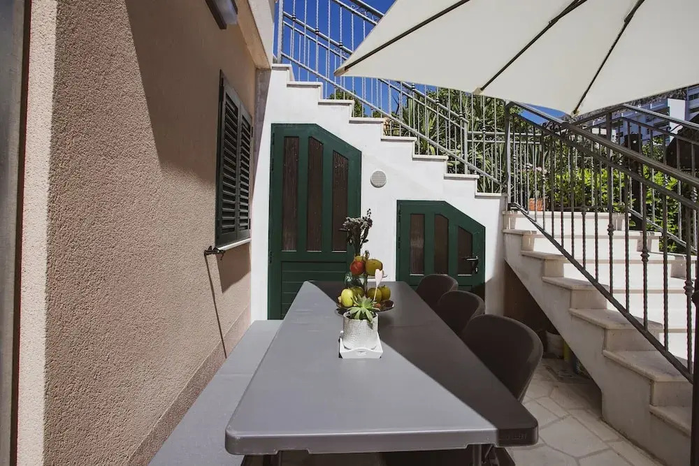 Luxury Modern House, Just 1 min Walk to the Beach