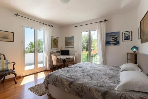 Agata House