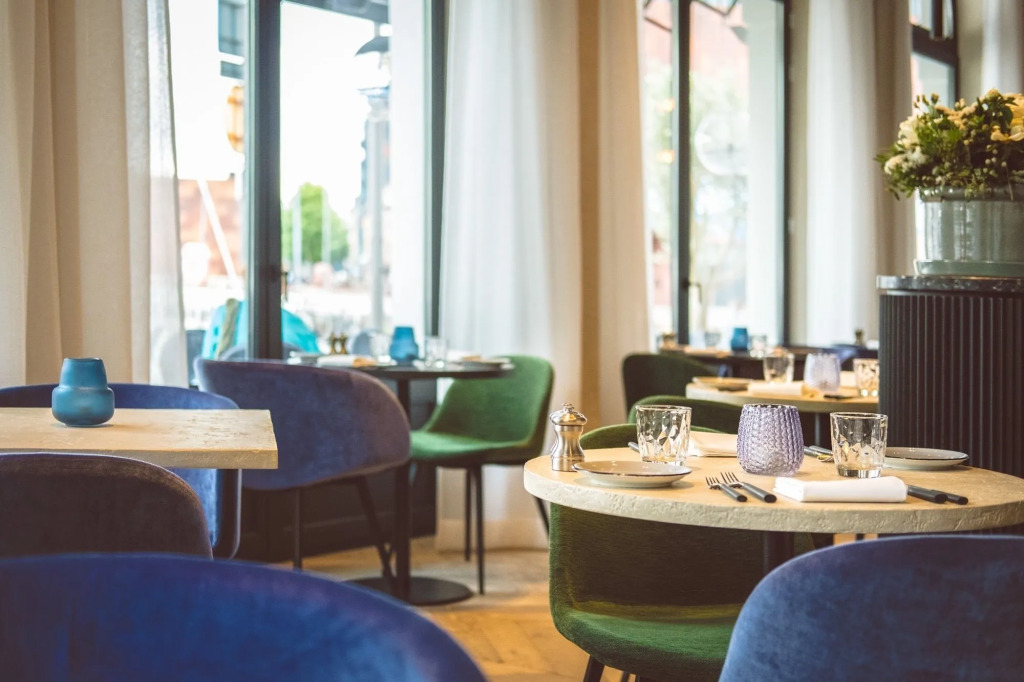 U Eat & Sleep Antwerp