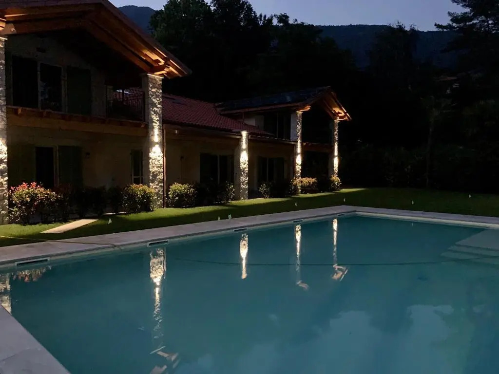 House & Pool