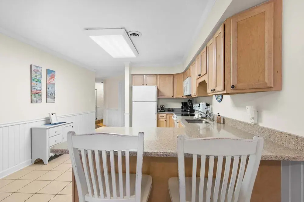 San Remo 108 Ocean-block 2BR Condo, Pool Access, Private Patio & Parking