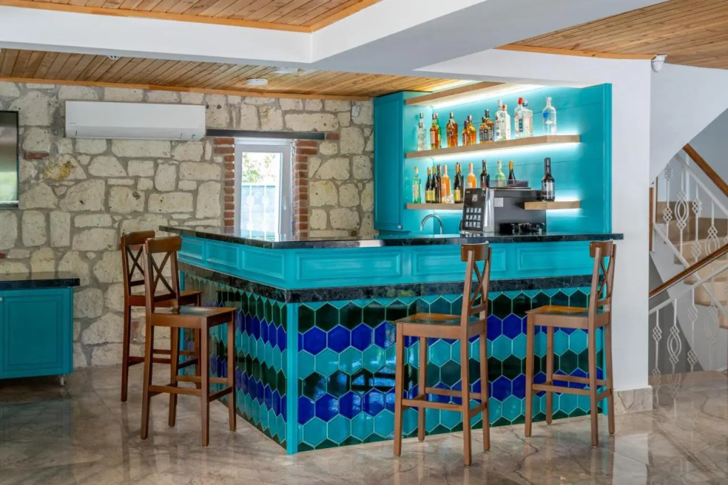 DAM HOTEL LARA