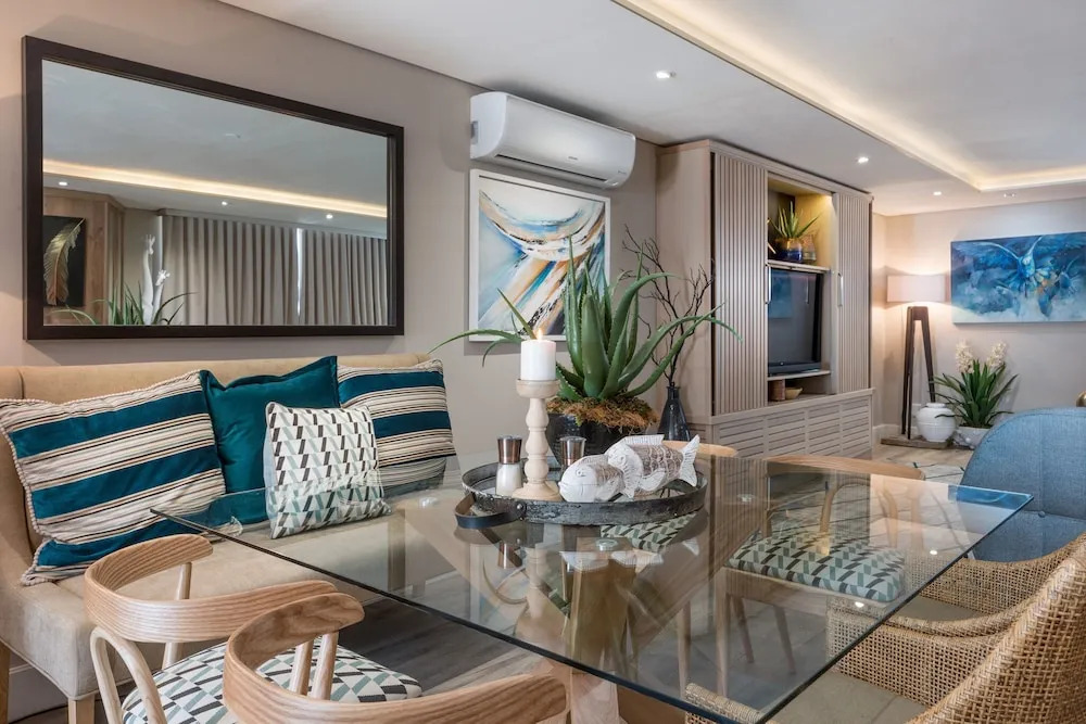 9 on Nautica Camps Bay