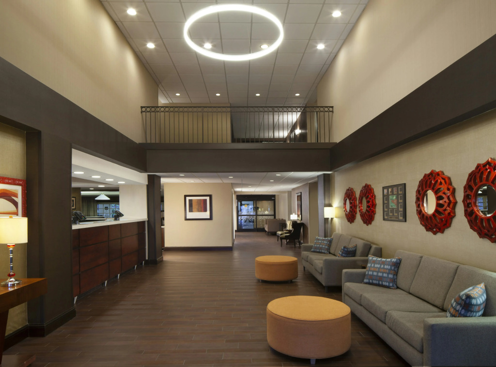 Hampton Inn Charleston-Southridge