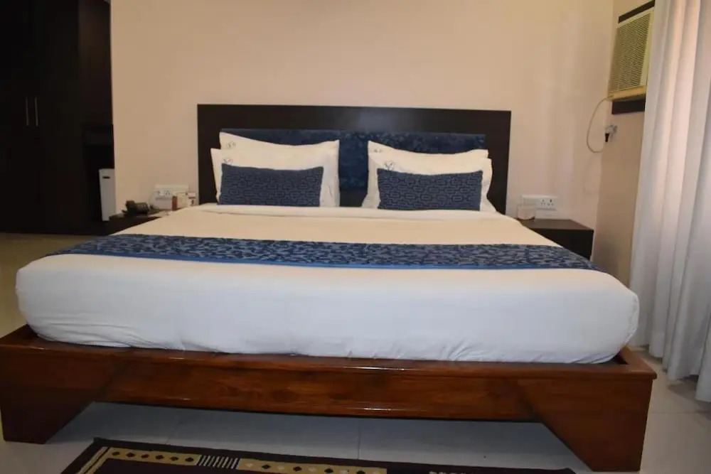 V Hotels