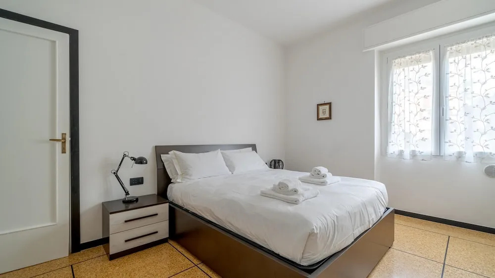 Betti 46 in Rapallo With 1 Bedrooms and 1 Bathrooms