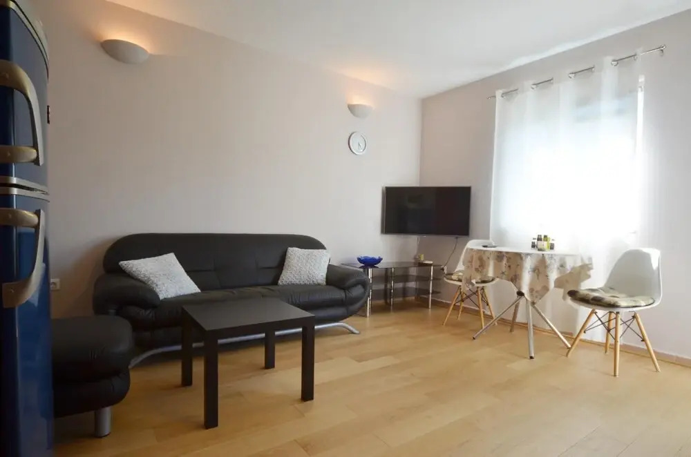 Bissa in Rovinj With 1 Bedrooms and 1 Bathrooms