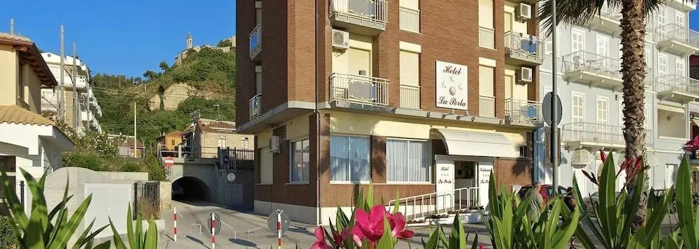 Hotel La Perla