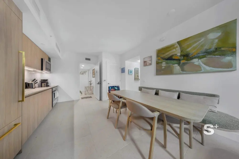 Chic 2BD Downtown Condo with Water Views