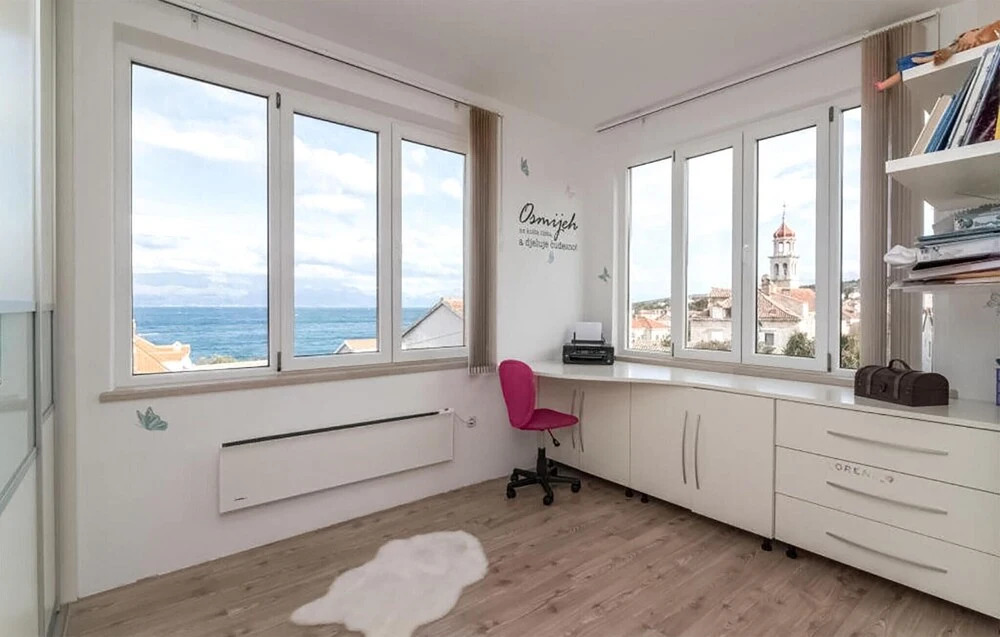 Awesome Apartment in Sutivan With Wifi and 3 Bedrooms