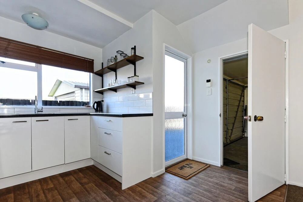 Sunny Christchurch Townhouse
