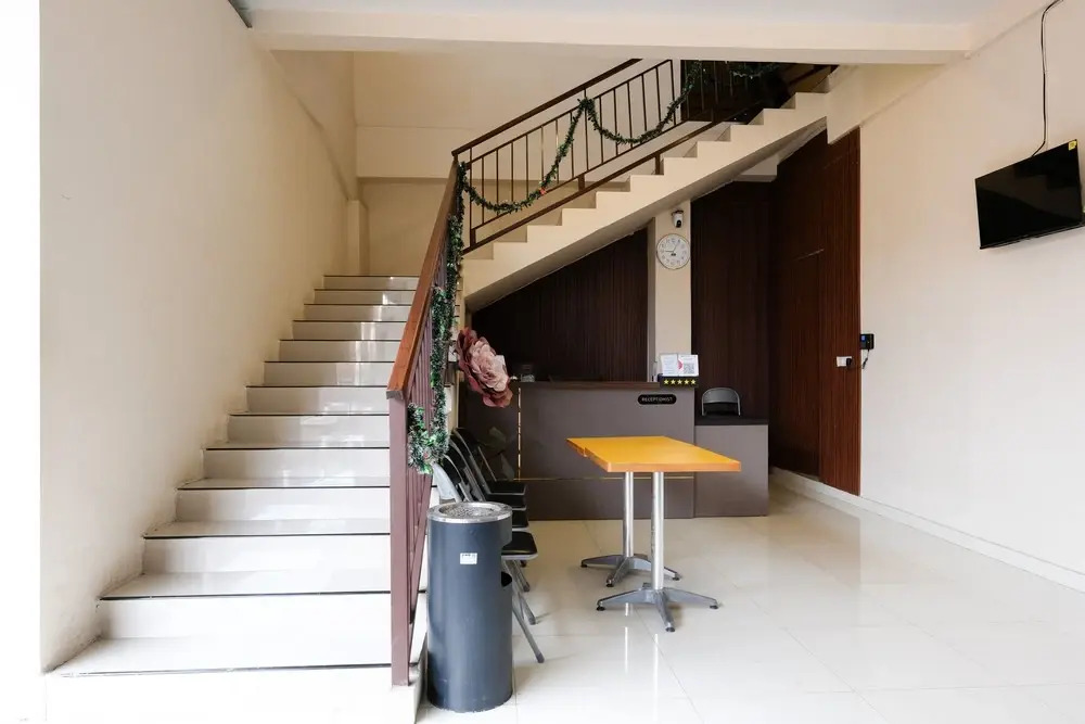 Urbanview near Sunrise Mall Mojokerto