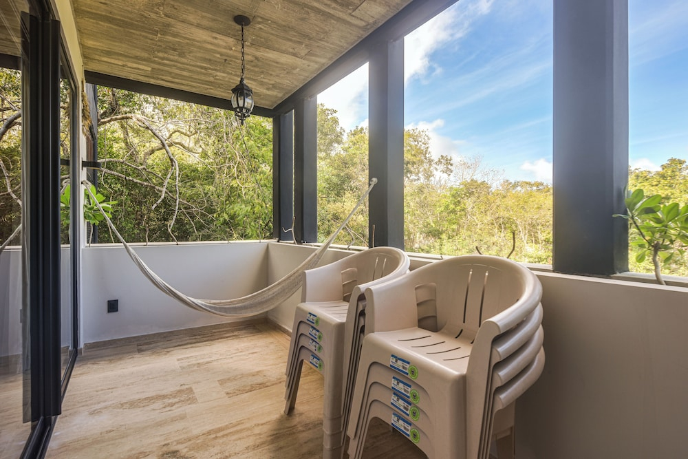 3 Mi to Beach! Tranquil Tulum Oasis w/ Balcony