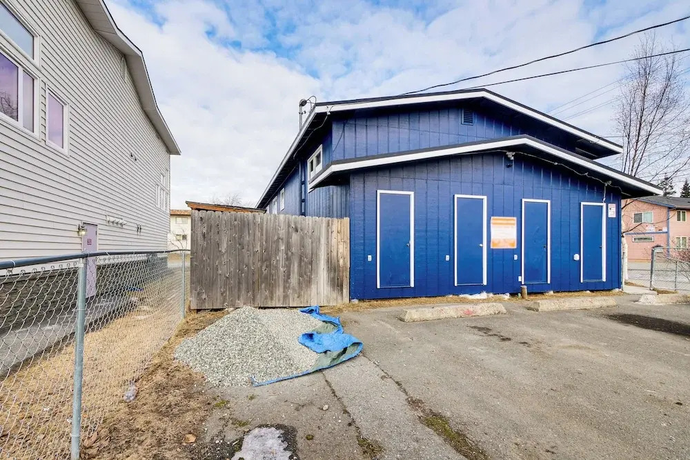 11 Mi to Kincaid Park: Convenient + Cozy Apt!