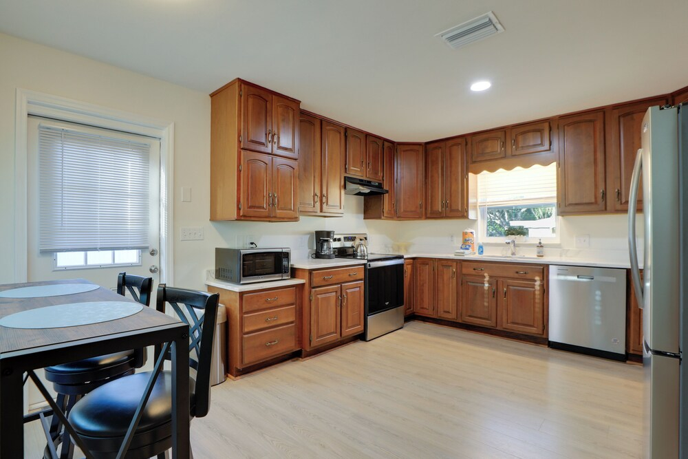 Fun in the Sun: Largo Home < 1 Mi to Beach Access!