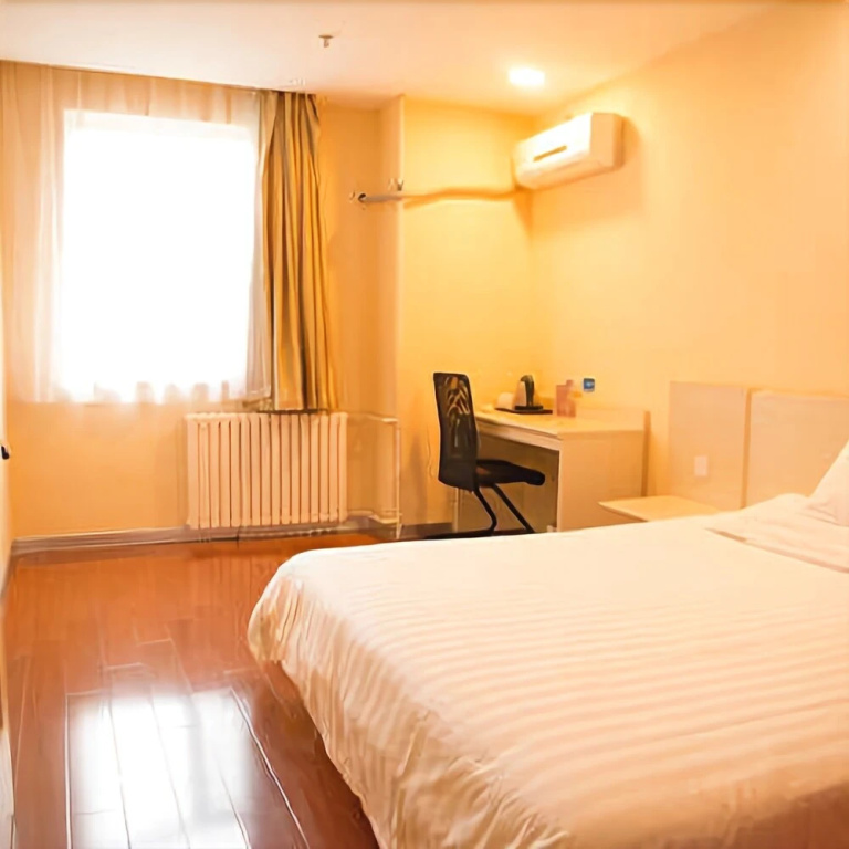 Hanting Hotel Urumqi Zhongyinggongdi Metro Station