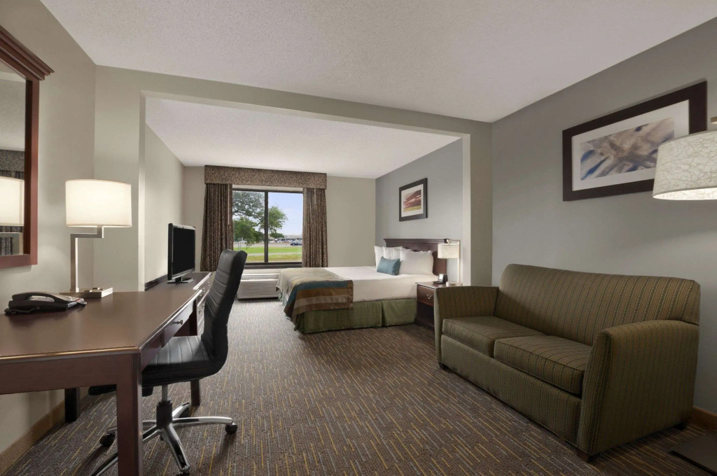Wingate by Wyndham and Williamson Conference Center