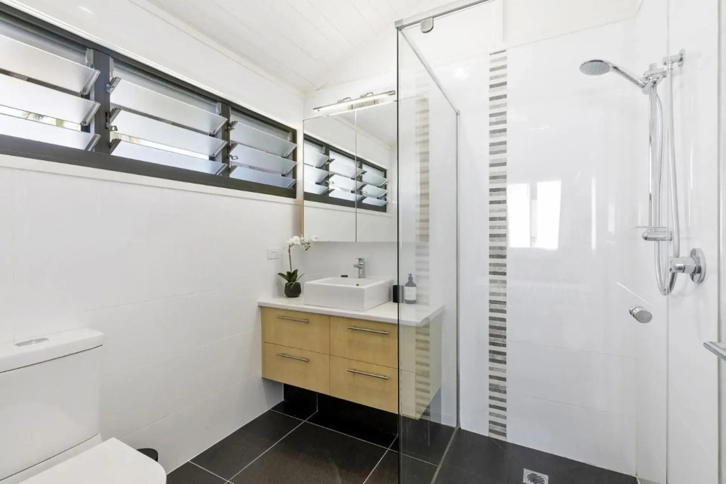 Fun in Ferris Everything you need Pet Friendly 2 Bedroom House with Pool