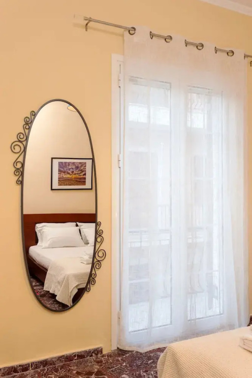 Metropolis Apartment