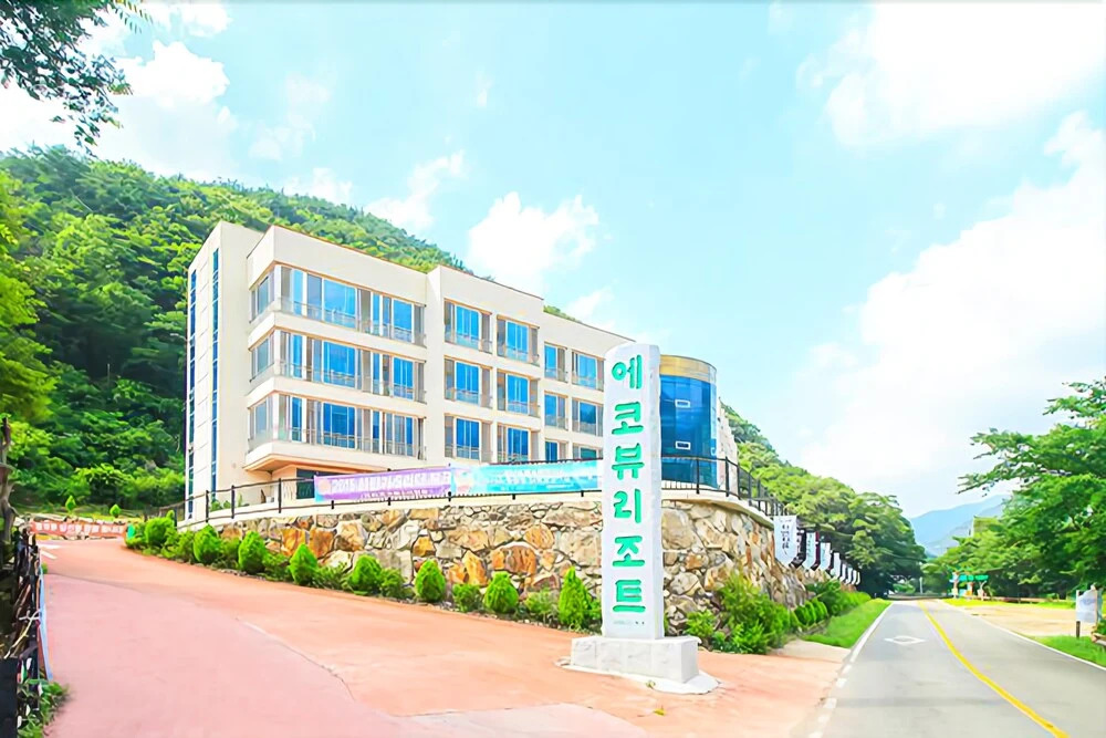 Yangsan Baegseong Eco View Pension