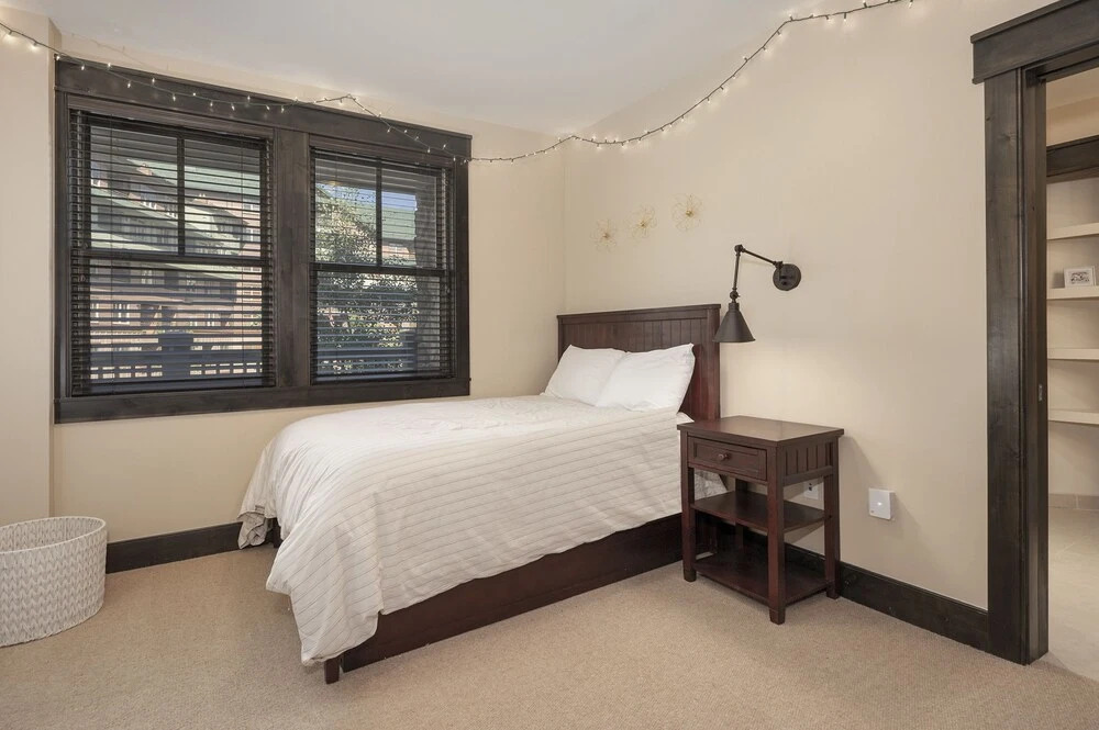 Ski Condo with Private Garage and Washer Dryer - Parry Peak Loft Premium-Rated 105