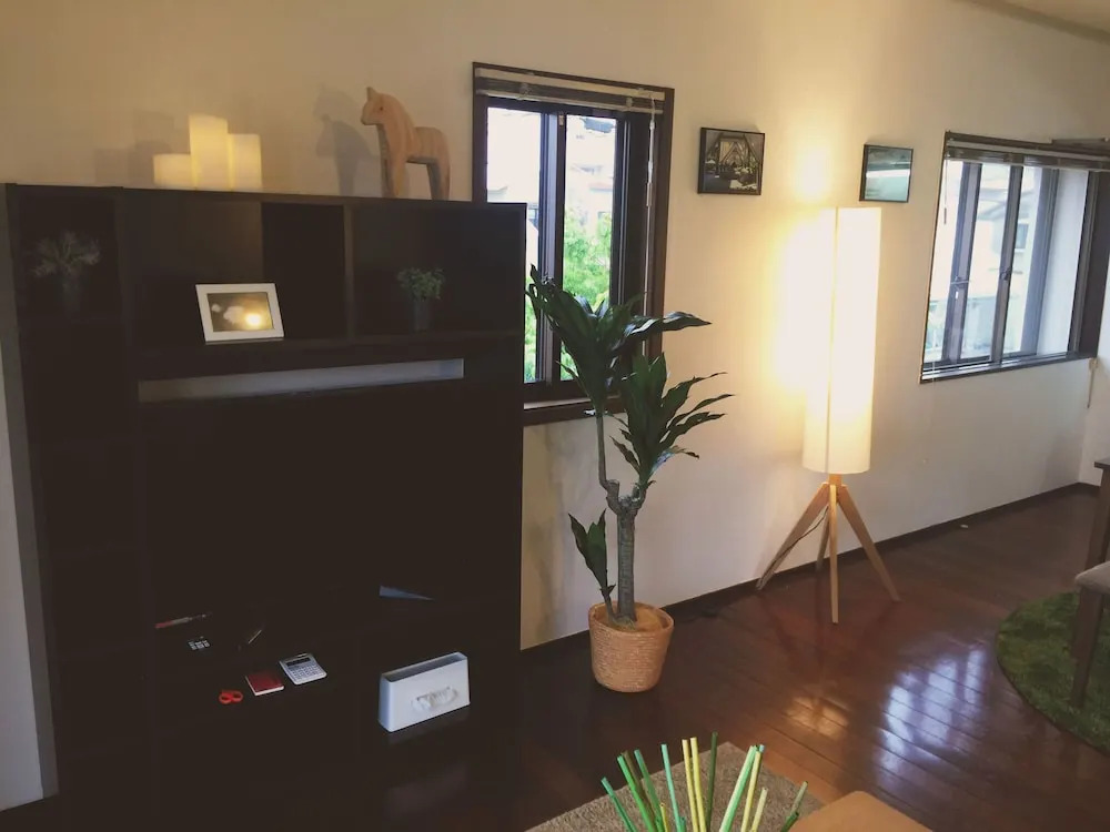 Sunrise House 2F