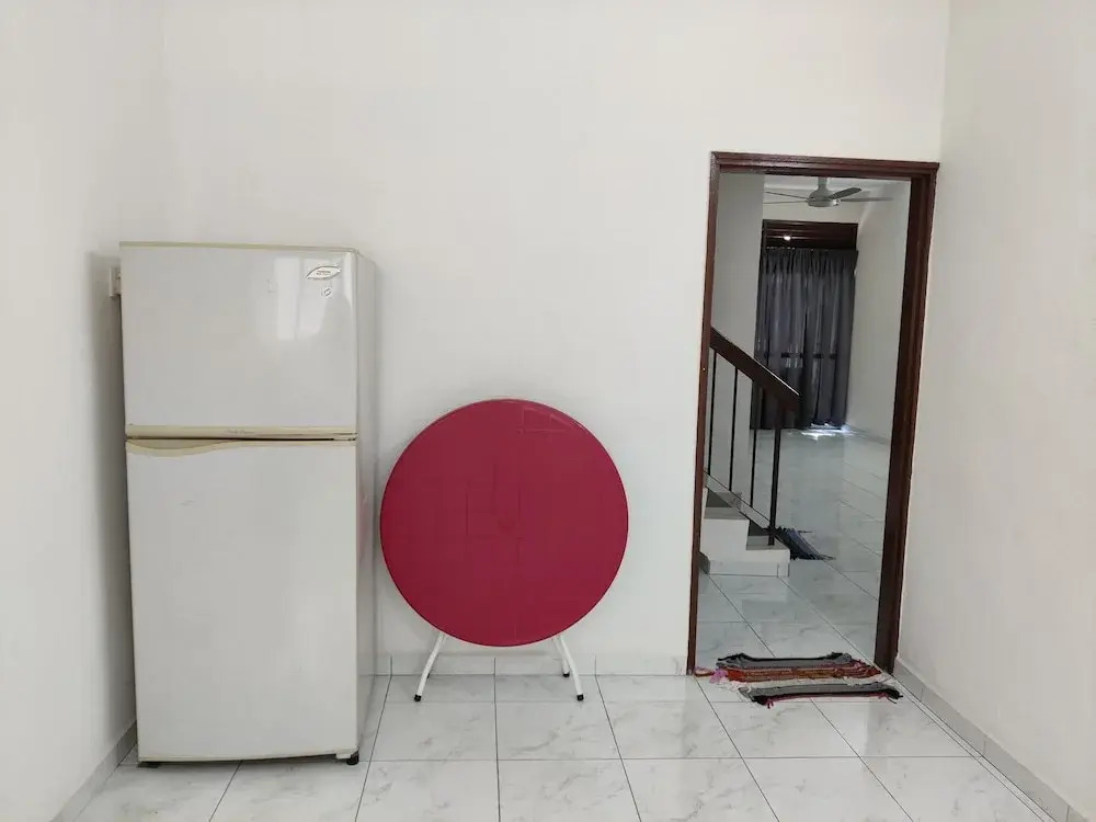 CLP perai homestay near Sri Muniswarar Temple 2