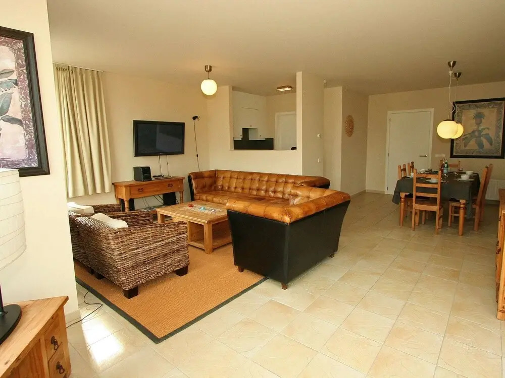 Apartment, located a stone's throw away from the sea.