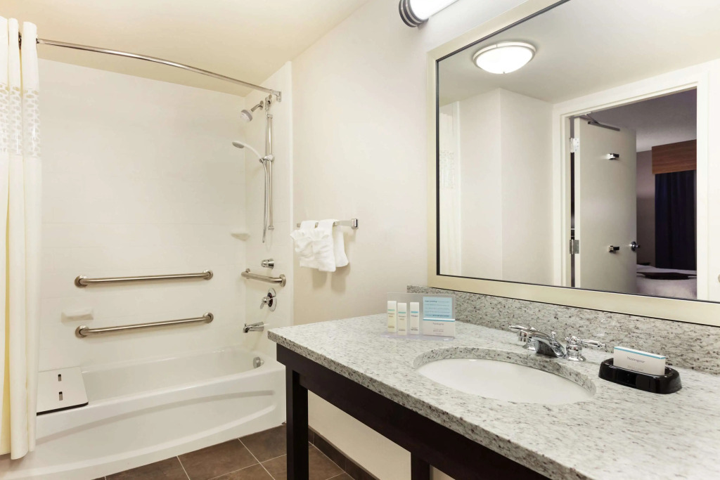 Hampton Inn and Suites Camp Springs