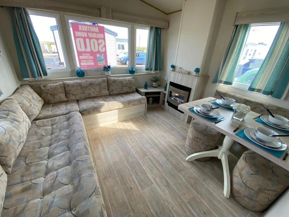 A Stunning Spacious Holiday Caravan at Seawick