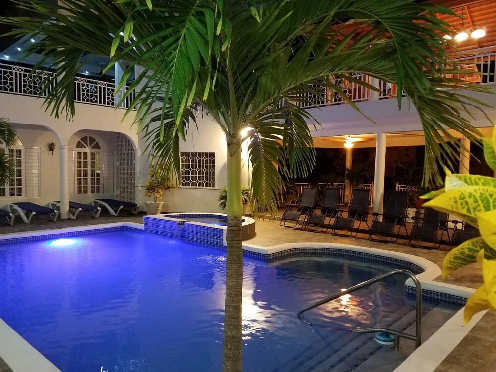 Mais Oui Villa
