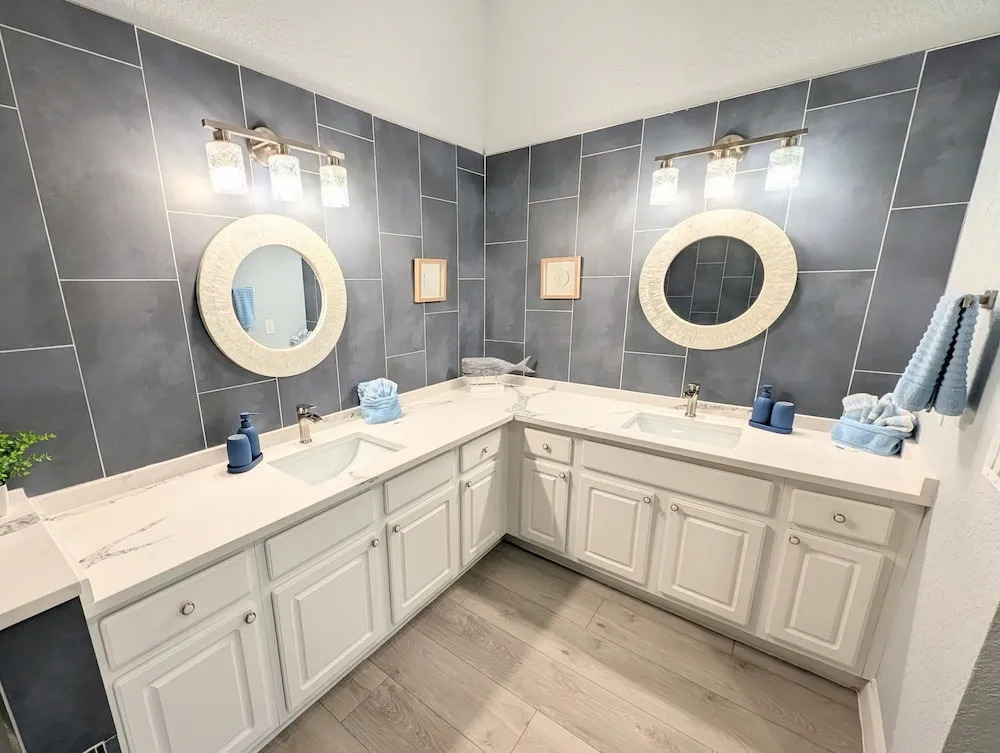 Bahama Bay Resort Penthouse w Lake View 15209