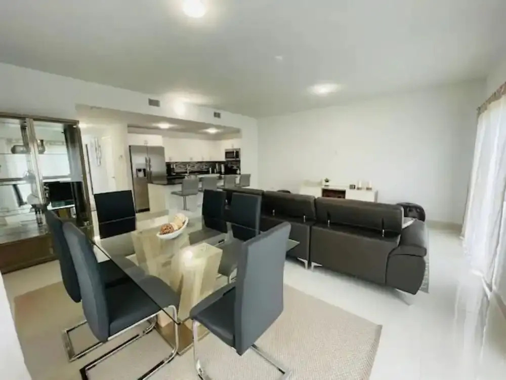 Comfortable European Style Home 4BR 4BA in Miami by ASVR-13670