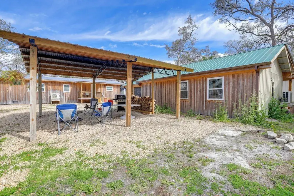 Near Steinhatchee River: Studio w/ Screened Porch!