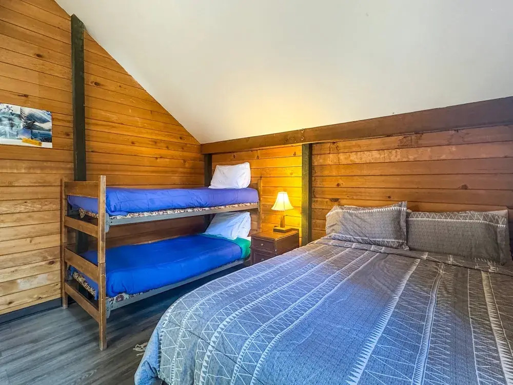 Cluster Cabin 13