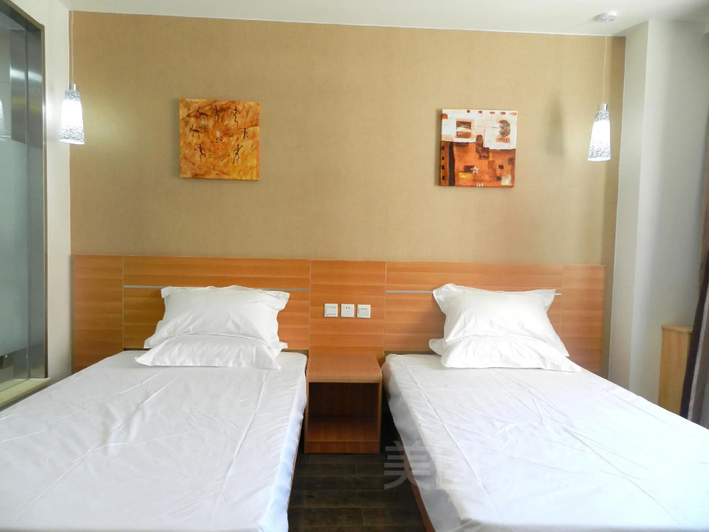 Thank Inn Hotel Shanxi Jinzhong Qixian Middle School