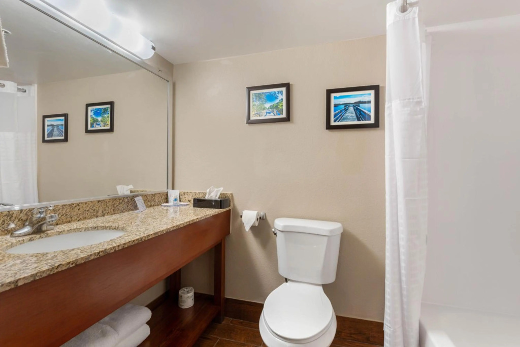 Comfort Inn & Suites Milford