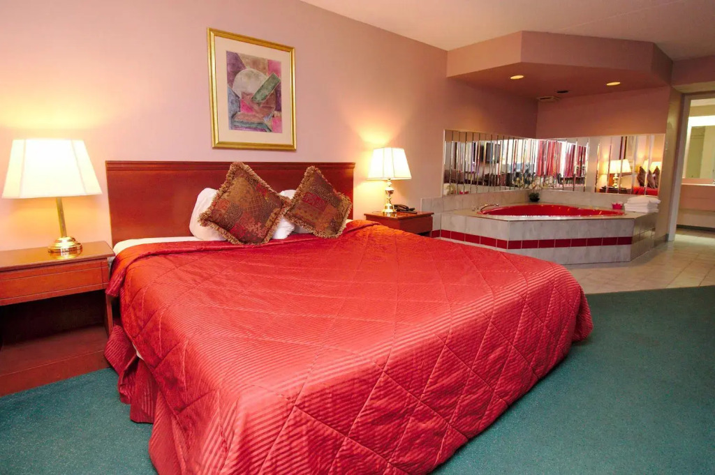 Niagara Lodge & Suites