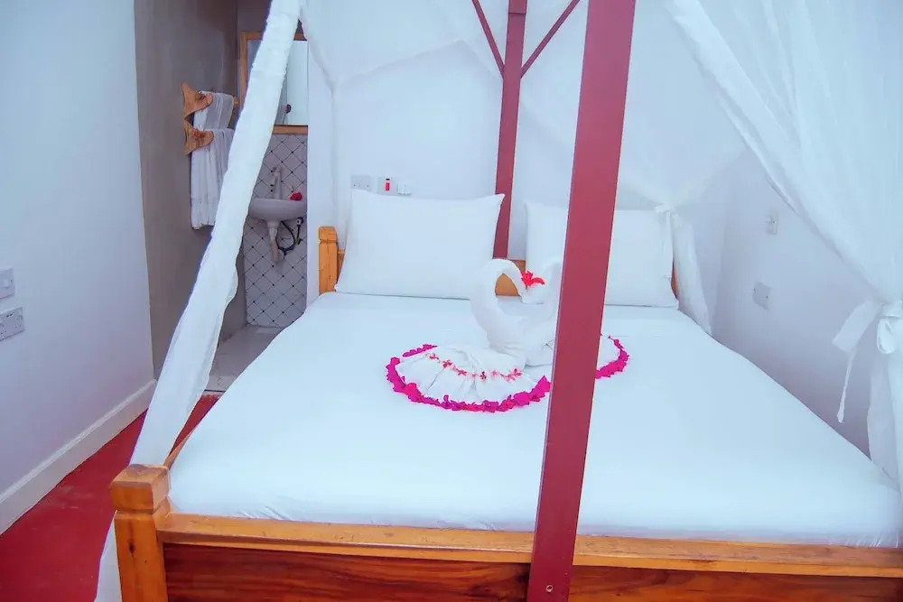 Suda Beach Lodge