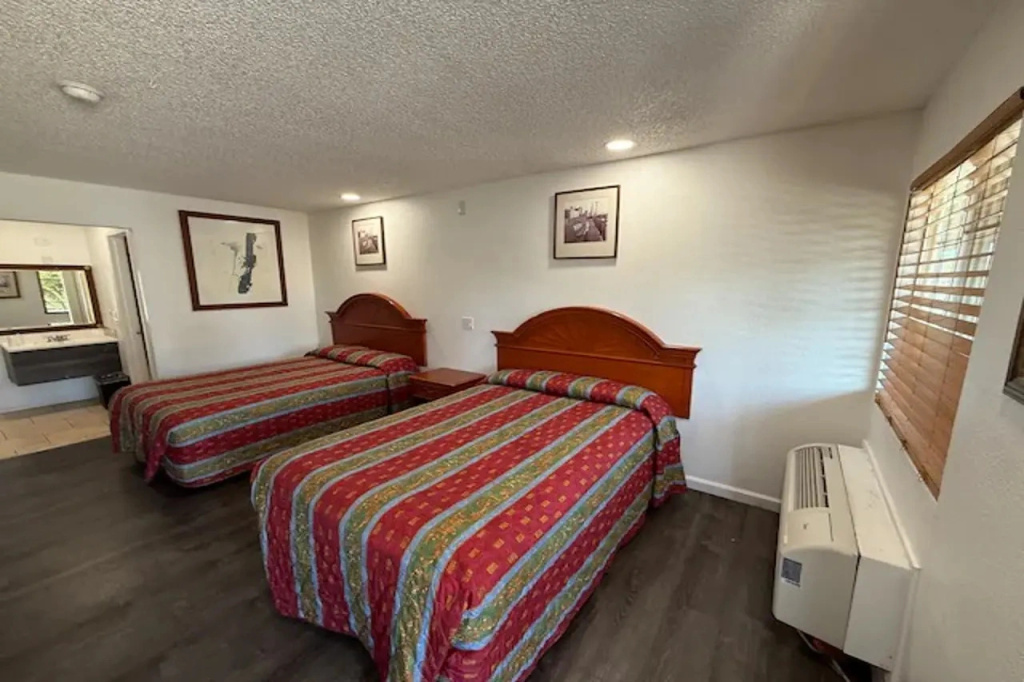 Kings Suites & Mini Storage