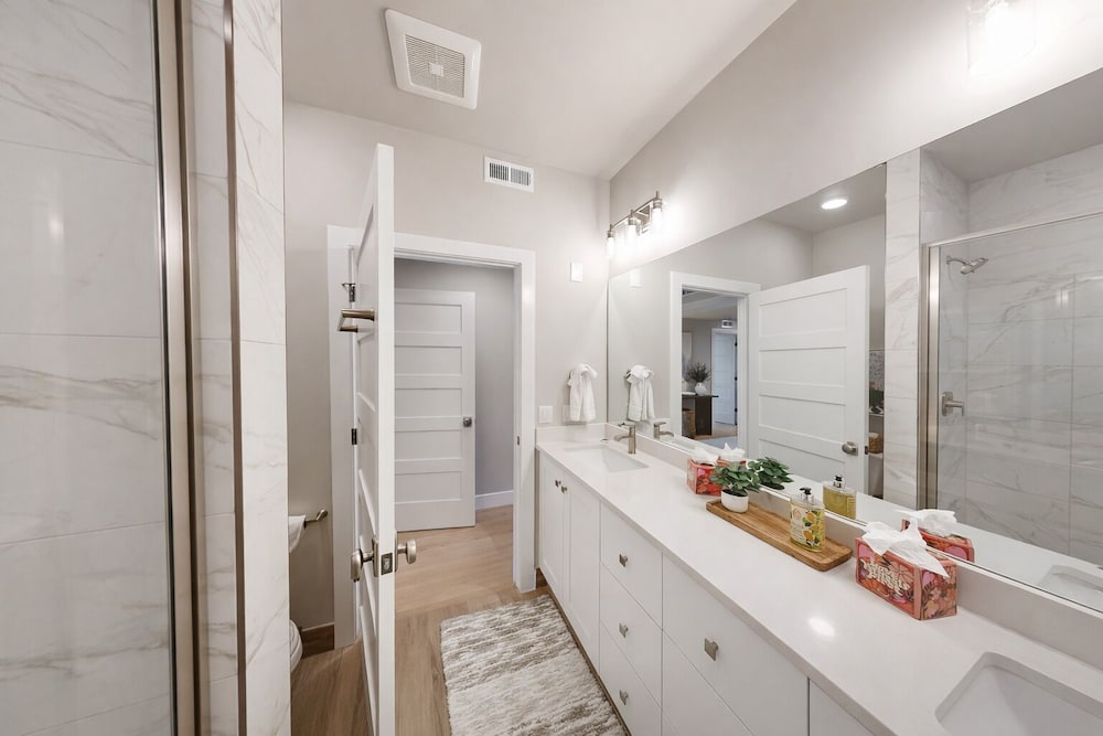 Pet Friendly! Winston's Lodge At Helling 203 3 Bedroom Condo