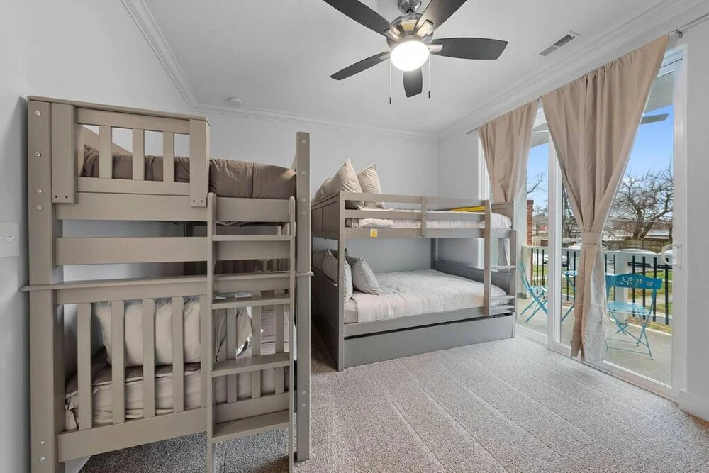 Rooftop Hot Tub - 9 Bed Luxury w Free Parking