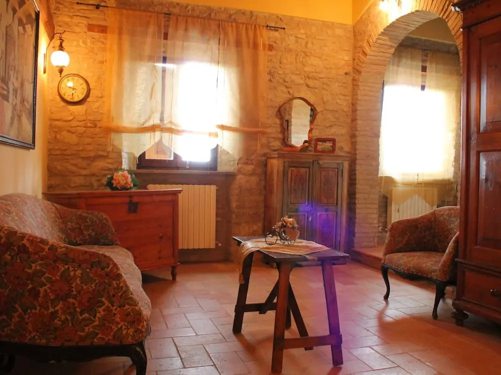 Holiday Home in Serrungarina Near the Lake