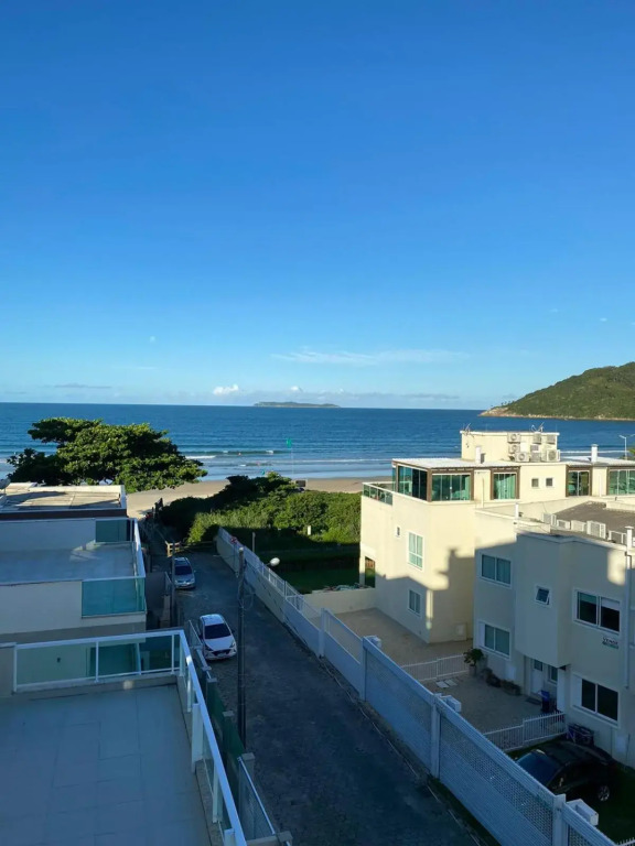 Cobertura em Canto Grande- Bombinhas SC a 30 metros da praia com vista para o mar