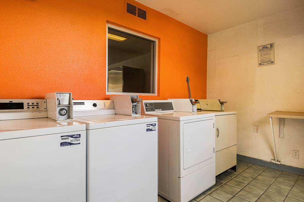 Motel 6 Lost Hills CA