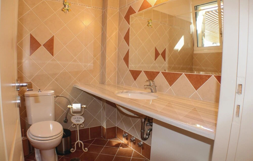 Awesome Home in Perdika With Wifi and 6 Bedrooms