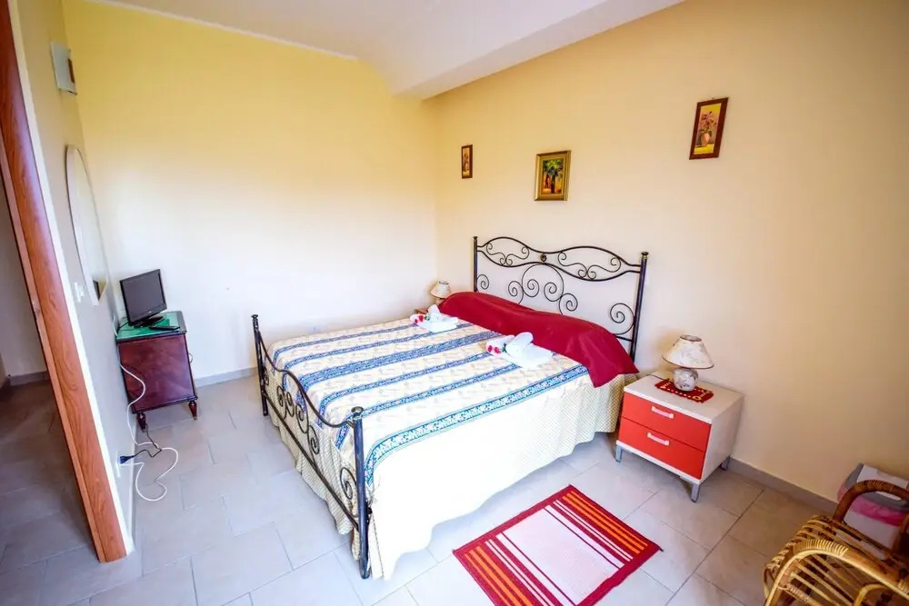 Villa With 7 Bedrooms in Enna, With Wonderful Lake View, Private Pool, Enclosed Garden